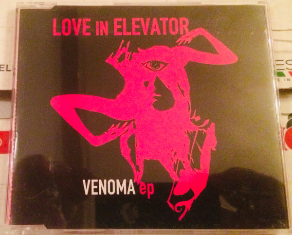 LOVE IN ELEVATOR
